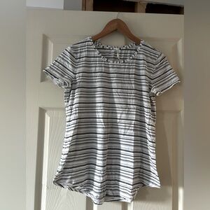 Lululemon stripped tee